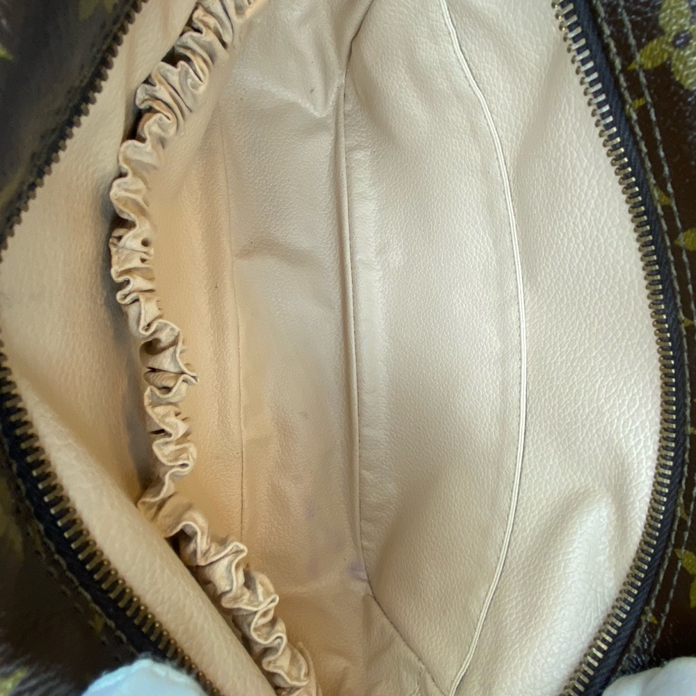 Louis Vuitton Vintage Monogram Trousse 28 - Picture 9 of 12